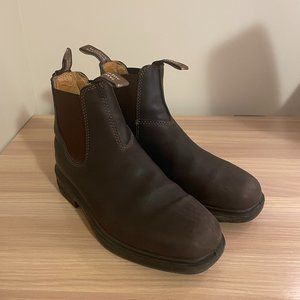 Blundstone Chisel Toe Leather Chelsea Boots in Brown, Size US 8.5W
